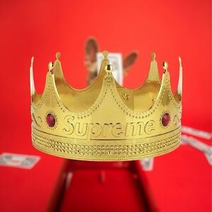 Supreme crown ss26